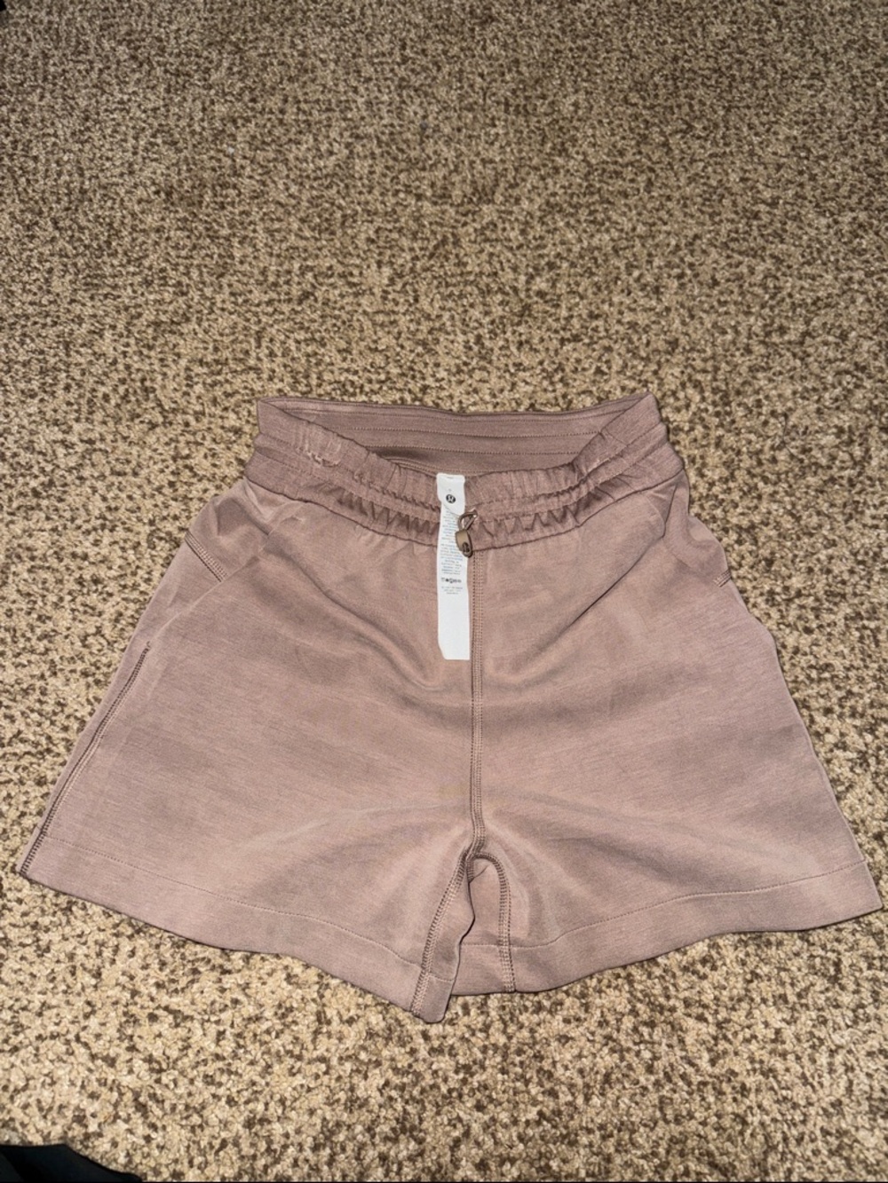 NWOT Lululemon high rise softstreme 4" shorts  Dusty Mauve